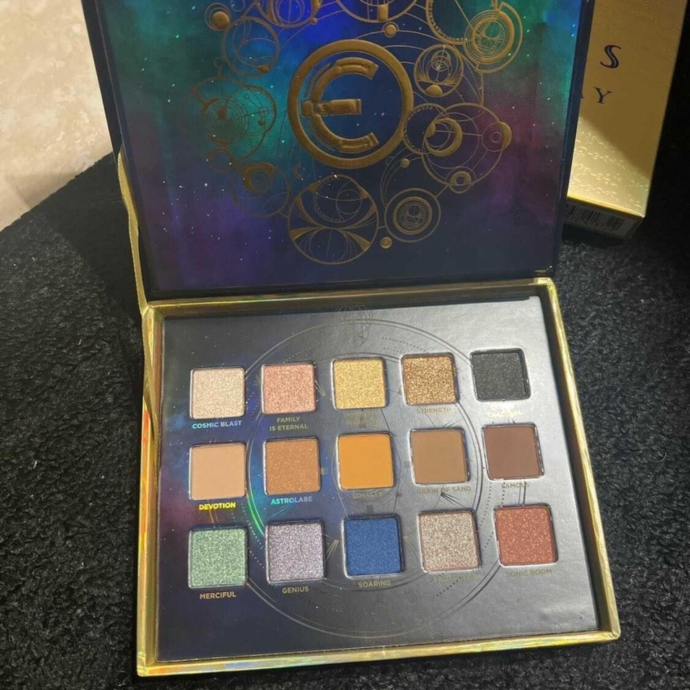 Urban Decay Gold and Brown Eyeshadow Palette X Marvel Eternal
